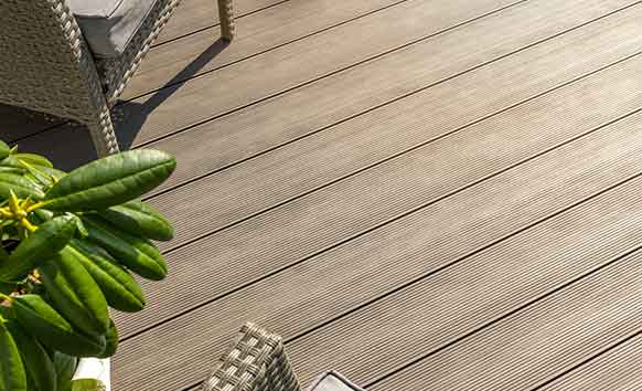 New exterior deck in Wellington suburbs